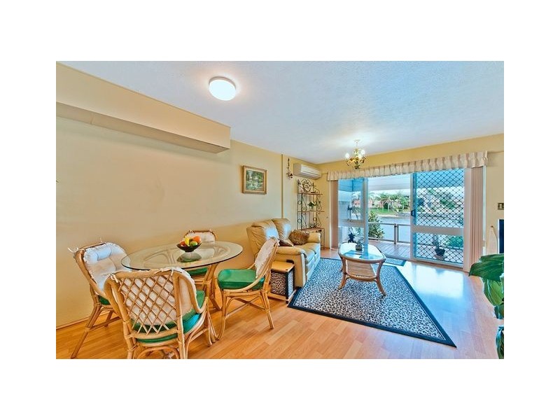 8/15-21 Hooker Blvd, Broadbeach Waters QLD 4218