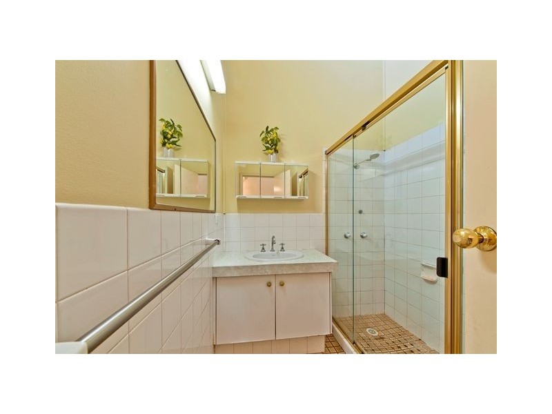 8/15-21 Hooker Blvd, Broadbeach Waters QLD 4218