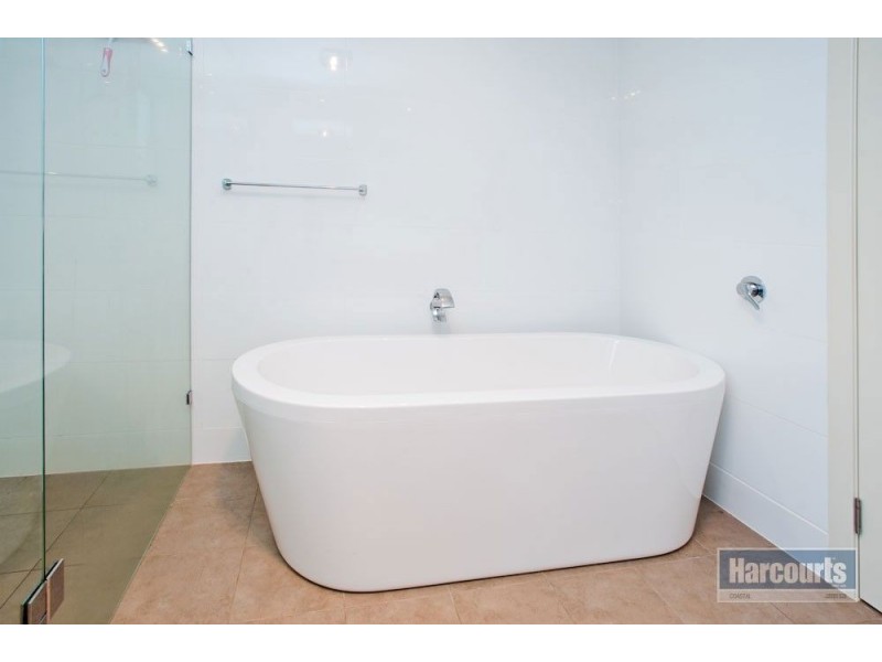 50 Harbour Rise, Hope Island QLD 4212