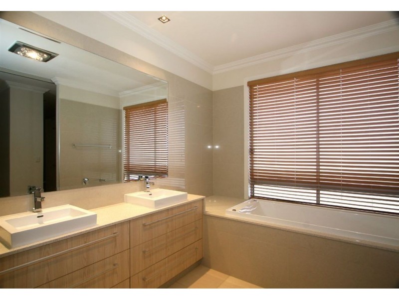 34 East Quay Drive, Biggera Waters QLD 4216