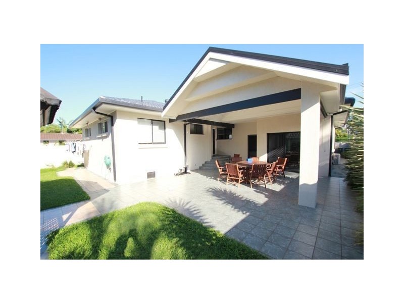 85 Monaco Street, Broadbeach Waters QLD 4218