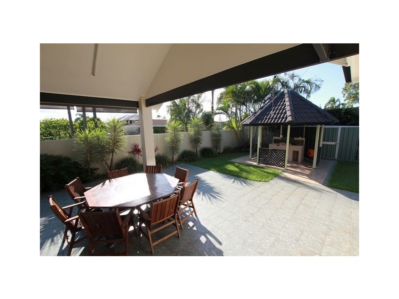 85 Monaco Street, Broadbeach Waters QLD 4218