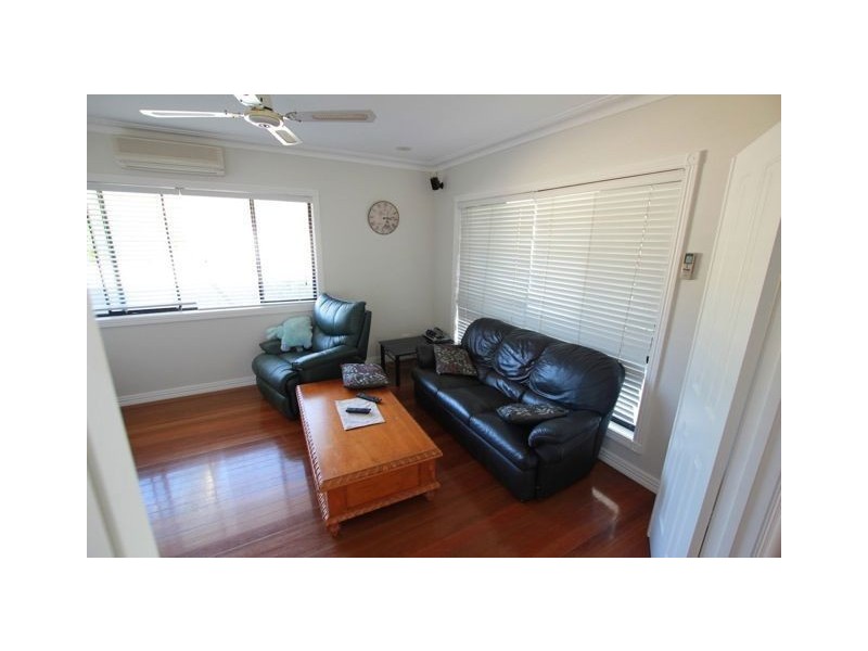 85 Monaco Street, Broadbeach Waters QLD 4218