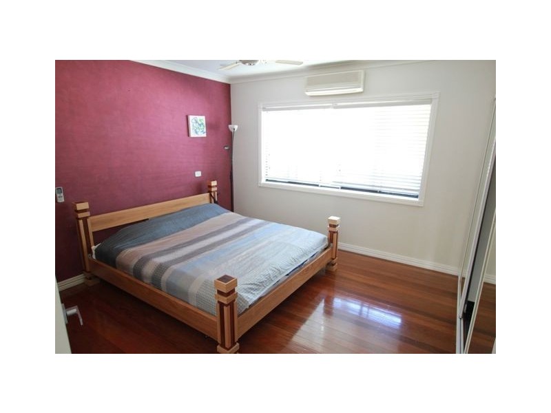 85 Monaco Street, Broadbeach Waters QLD 4218