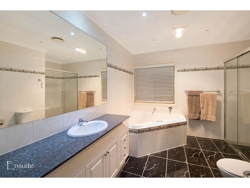 545 Oyster Cove Promenade, Hope Island QLD 4212