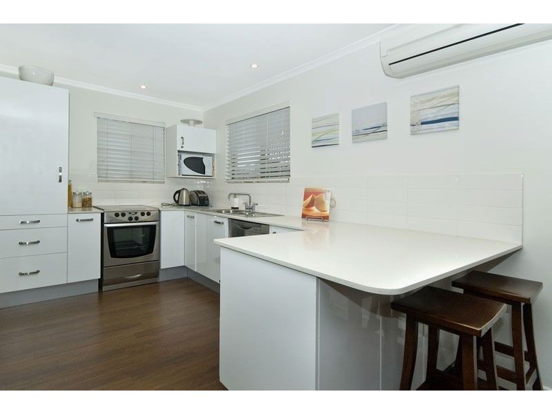 2/1 Snipe Street, Miami QLD 4220
