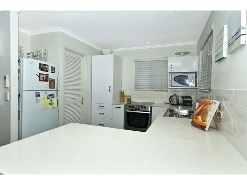 2/1 Snipe Street, Miami QLD 4220