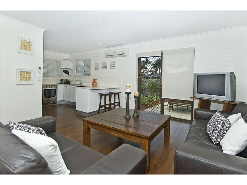 2/1 Snipe Street, Miami QLD 4220