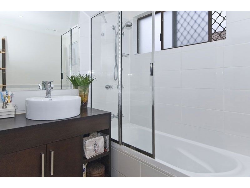 2/1 Snipe Street, Miami QLD 4220