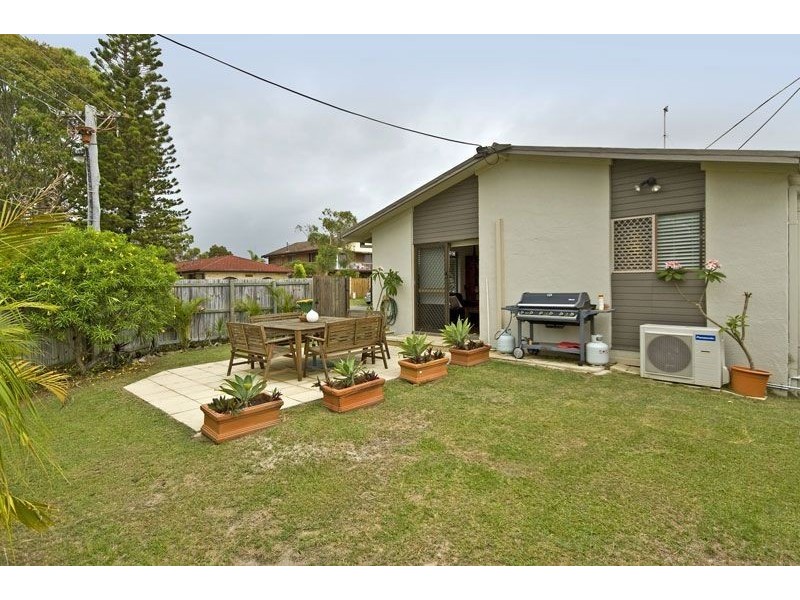 2/1 Snipe Street, Miami QLD 4220