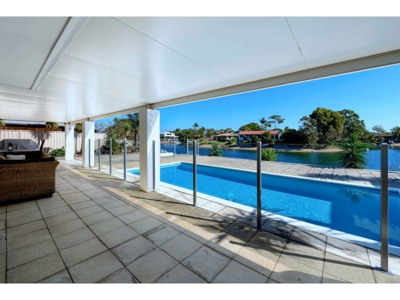 22 Welby Street, Broadbeach Waters QLD 4218