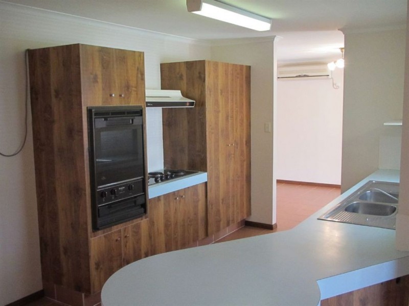 8 Waitomo Street, Broadbeach Waters QLD 4218