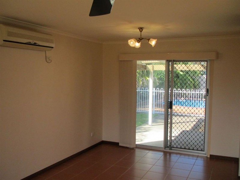 8 Waitomo Street, Broadbeach Waters QLD 4218