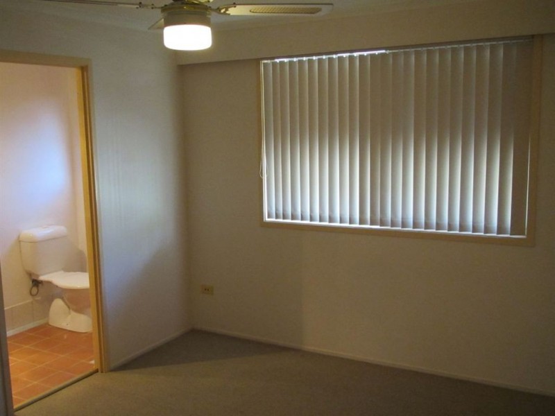 8 Waitomo Street, Broadbeach Waters QLD 4218