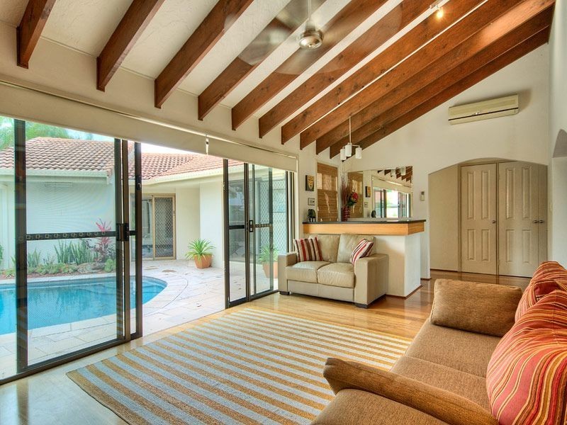 7 Tween Court, Mermaid Waters QLD 4218