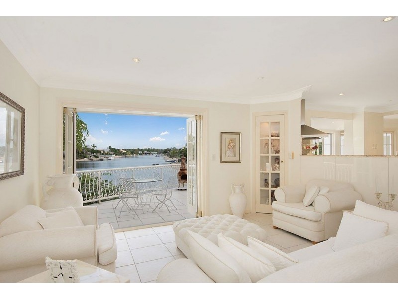 142 Monaco Street, Broadbeach Waters QLD 4218