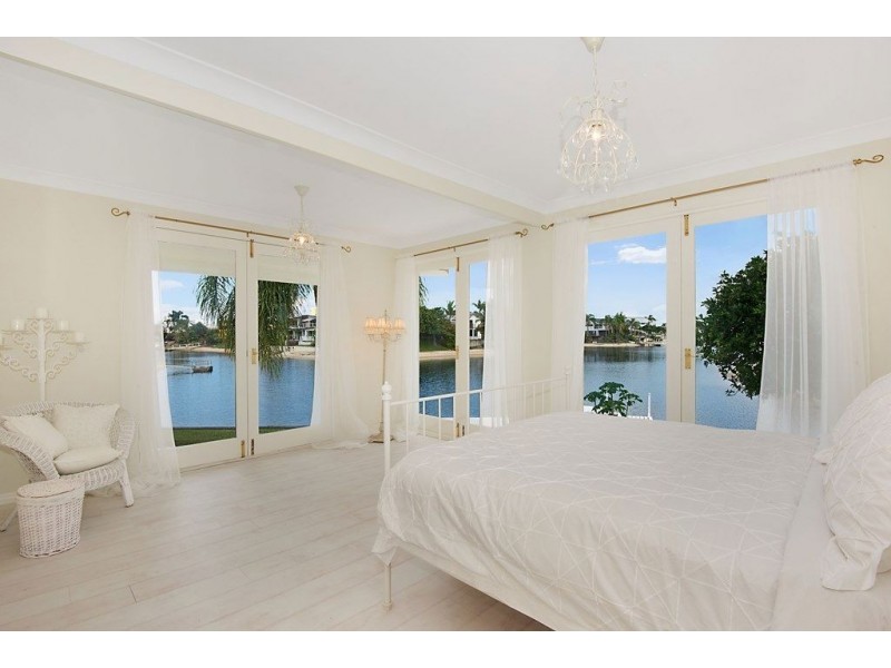 142 Monaco Street, Broadbeach Waters QLD 4218