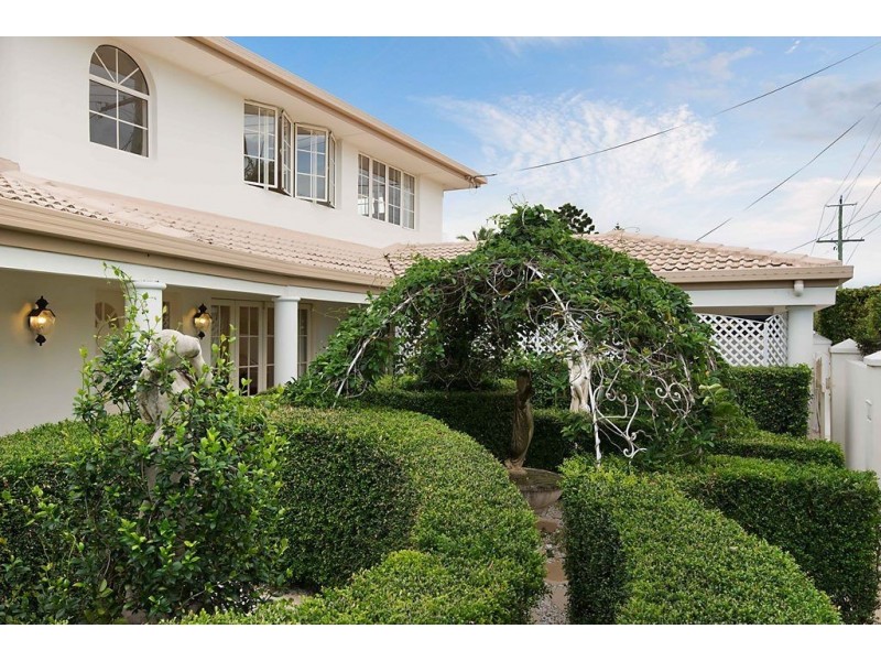 142 Monaco Street, Broadbeach Waters QLD 4218