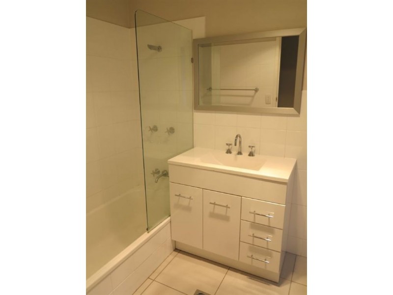 2/52 Hollywell Road, Biggera Waters QLD 4216