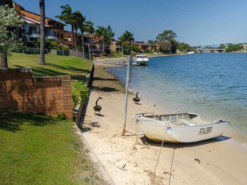 1/29 Duet Drive, Mermaid Waters QLD 4218