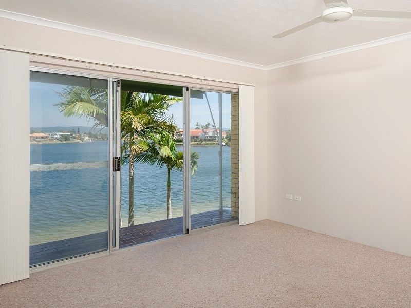 1/29 Duet Drive, Mermaid Waters QLD 4218