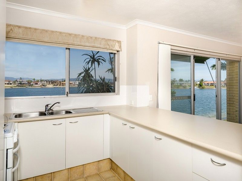 1/29 Duet Drive, Mermaid Waters QLD 4218