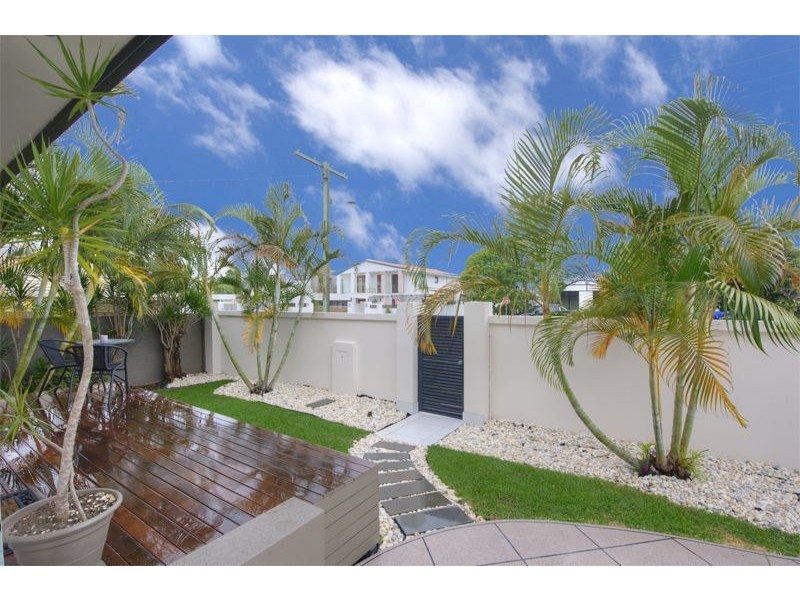 23 Lakeside Ave, Broadbeach Waters QLD 4218