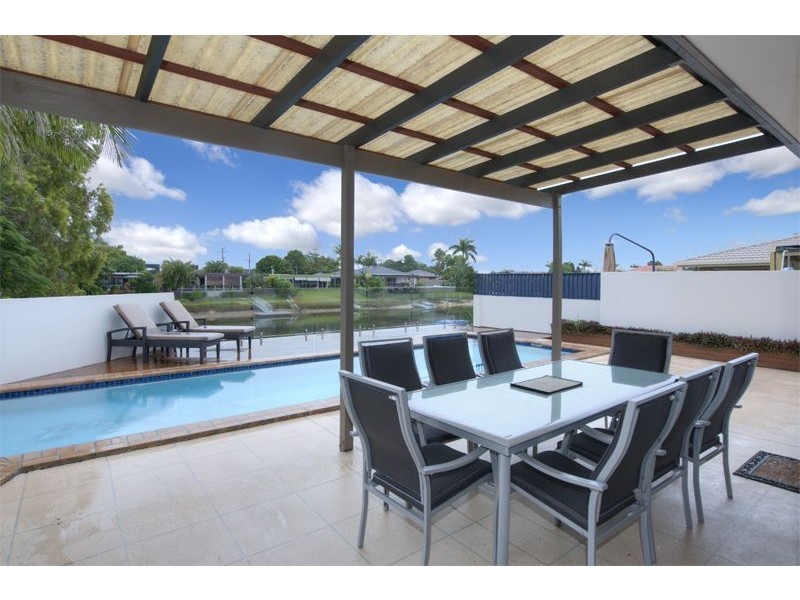 23 Lakeside Ave, Broadbeach Waters QLD 4218