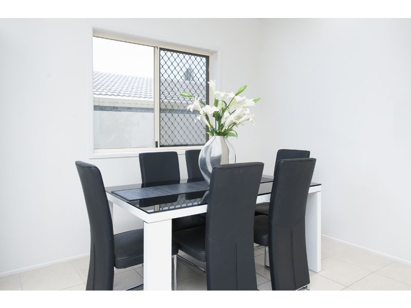 23 Lakeside Ave, Broadbeach Waters QLD 4218