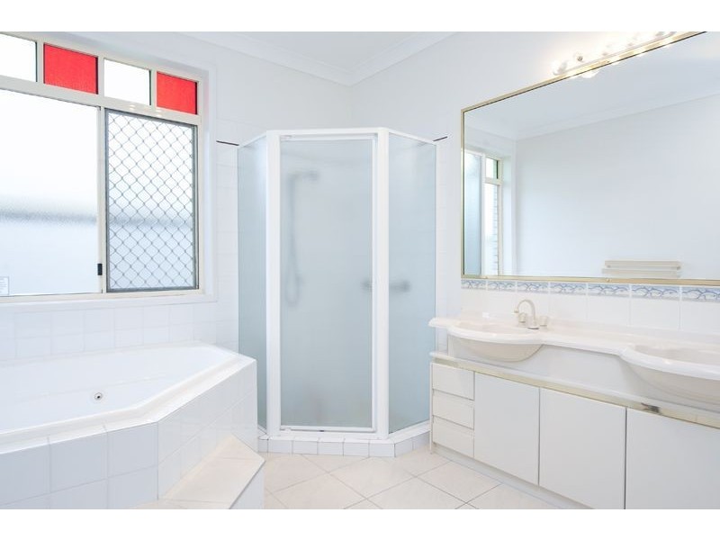 23 Lakeside Ave, Broadbeach Waters QLD 4218