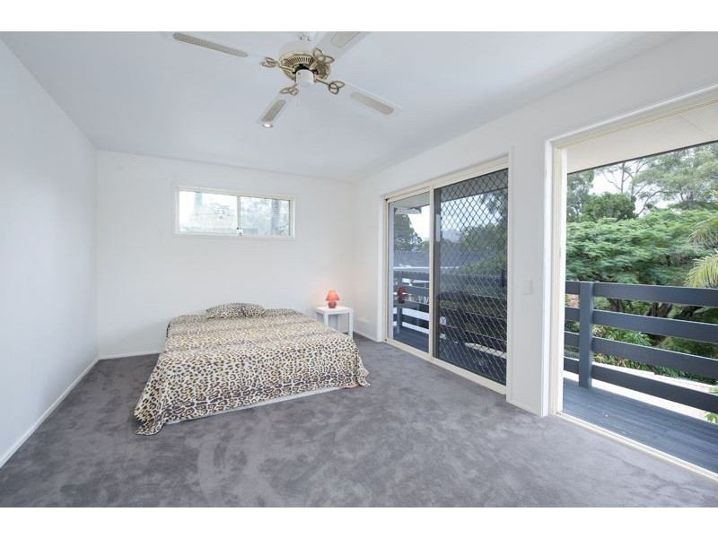 23 Lakeside Ave, Broadbeach Waters QLD 4218