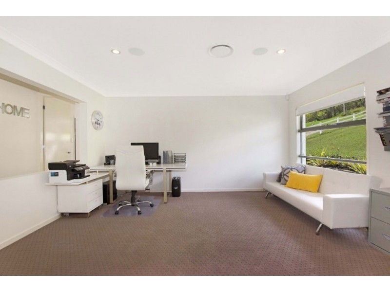 17 Huntington Drive, Maudsland QLD 4210