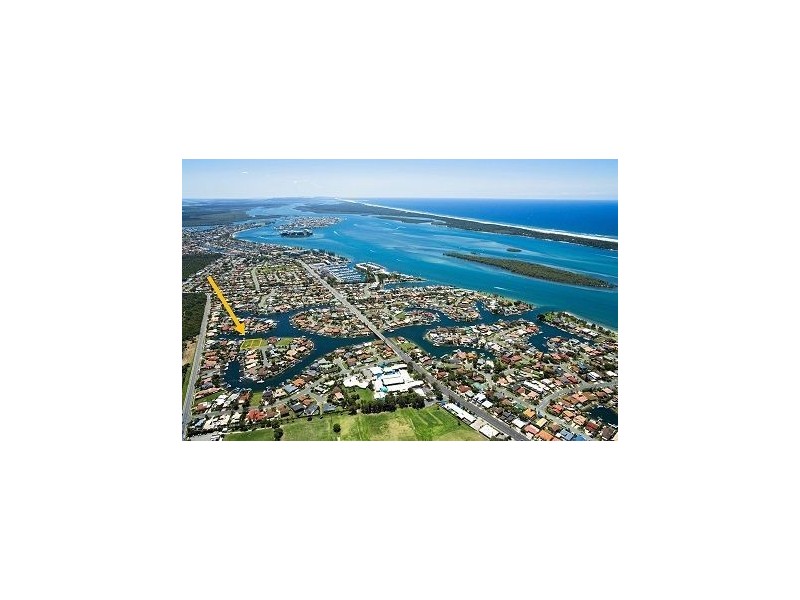 10-12 Erave Ave, Runaway Bay QLD 4216