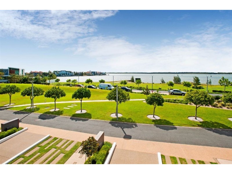 9104/2 Ephraim Island Parade, Paradise Point QLD 4216