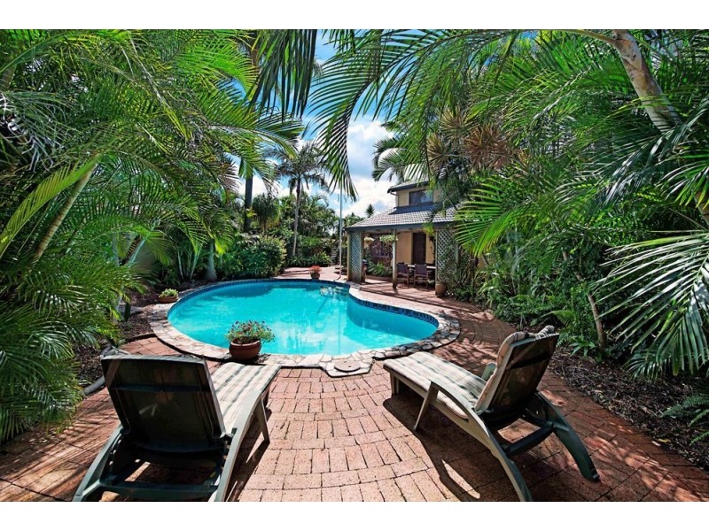 19 Henning Court, Mermaid Waters QLD 4218