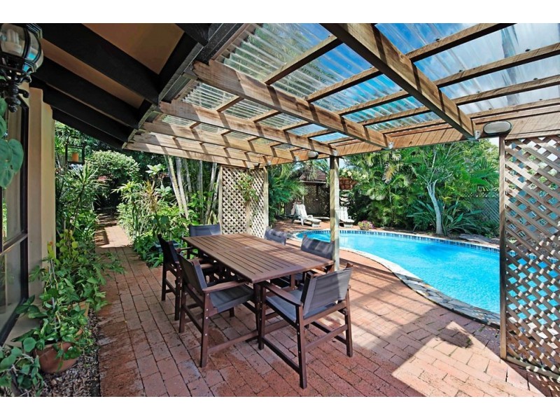 19 Henning Court, Mermaid Waters QLD 4218