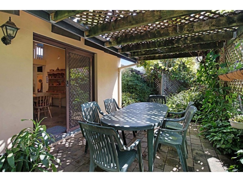 19 Henning Court, Mermaid Waters QLD 4218