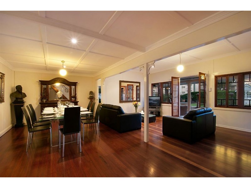 91 Old Burleigh Road, Broadbeach QLD 4218