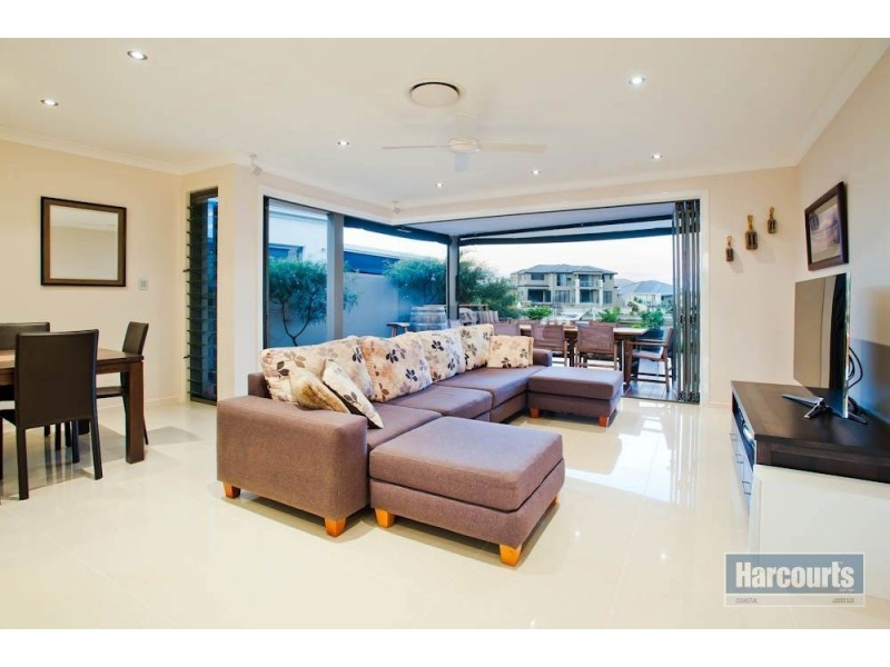 1/35 Compass Drive, Biggera Waters QLD 4216