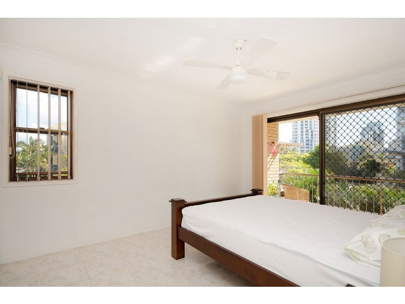 4/15 Mermaid Ave, Mermaid Beach QLD 4218