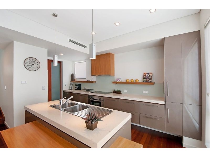 2/4 Ninth Ave, Palm Beach QLD 4221