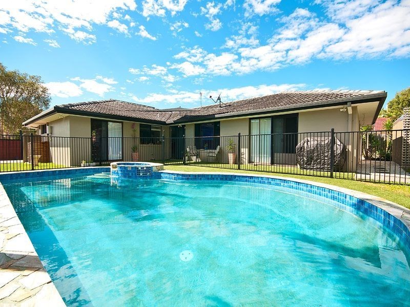 19 Willis Court, Mermaid Waters QLD 4218