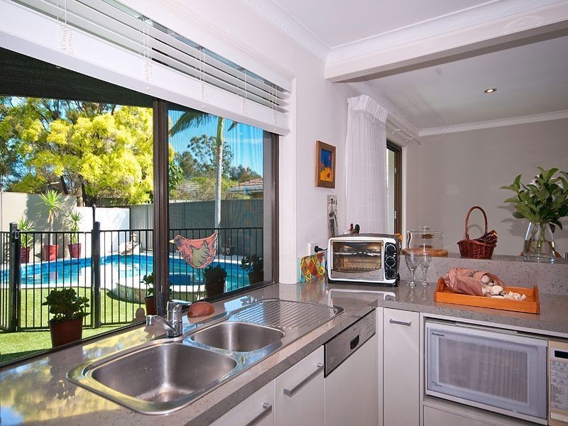 19 Willis Court, Mermaid Waters QLD 4218