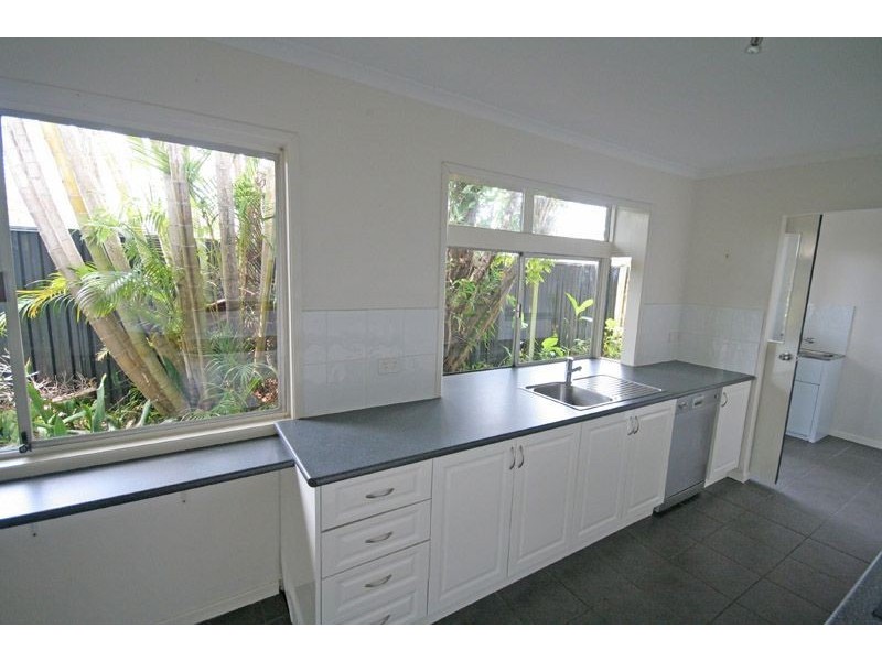 33 Clam Street, Runaway Bay QLD 4216