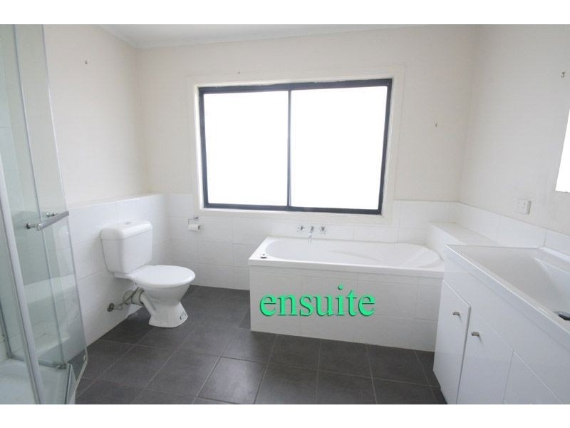 33 Clam Street, Runaway Bay QLD 4216