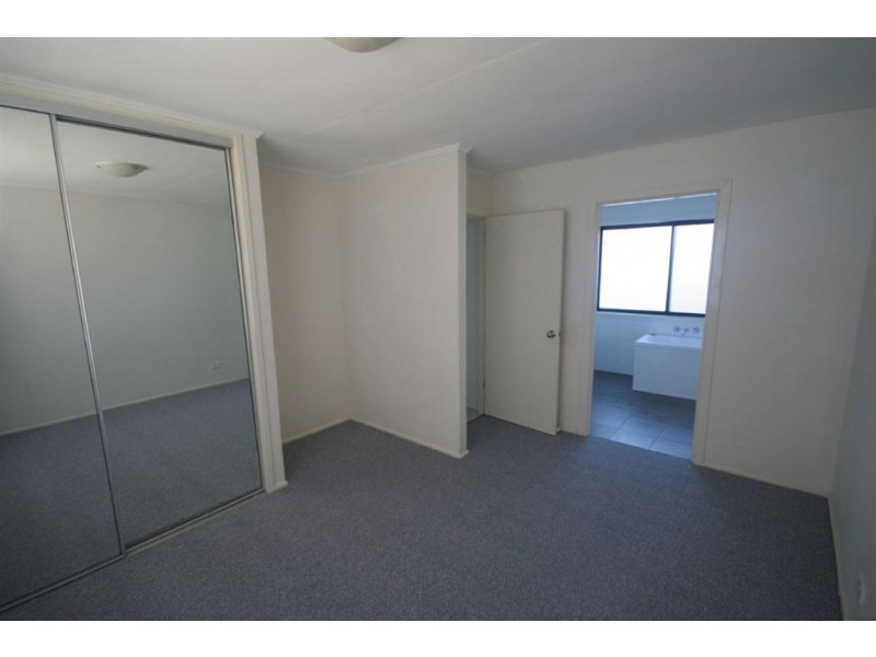 33 Clam Street, Runaway Bay QLD 4216