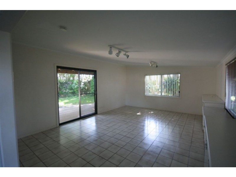 33 Clam Street, Runaway Bay QLD 4216