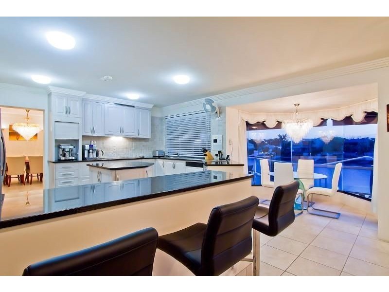 42 Cabana Blvd, Benowa Waters QLD 4217