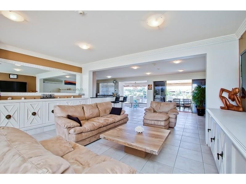 42 Cabana Blvd, Benowa Waters QLD 4217