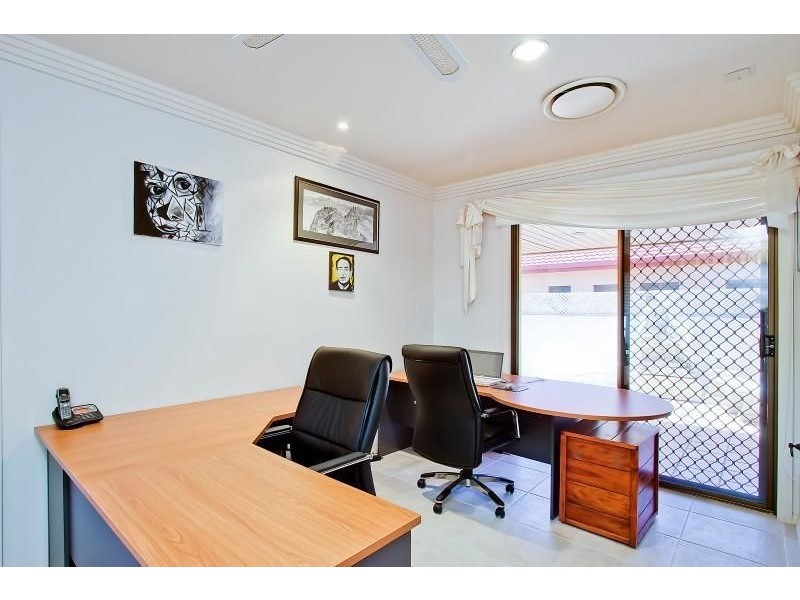 42 Cabana Blvd, Benowa Waters QLD 4217